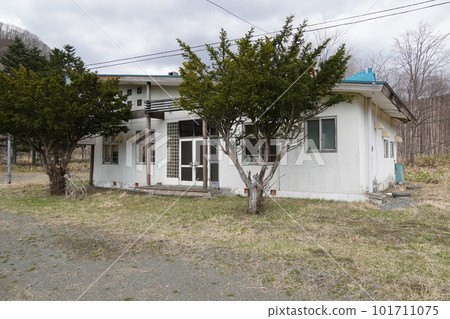 日高市立三岩小學校（停課舊址三岩生活館） 101711075