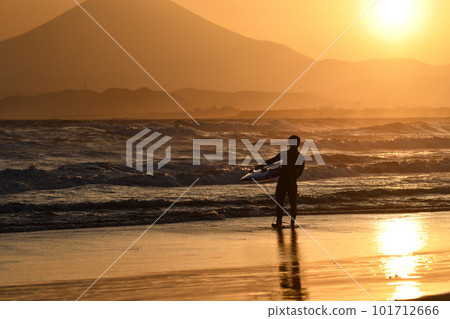 Hazy Shonan sea and surfers Hazy Shonan sea and surfers 101712666