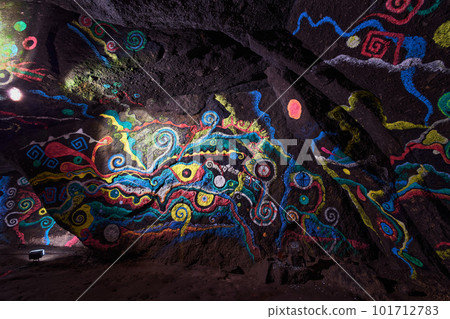 A hole of a raid 101712783