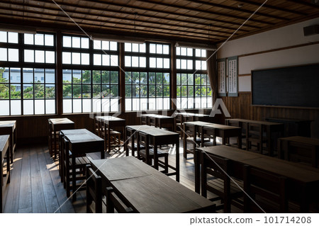 木教學樓教室 101714208