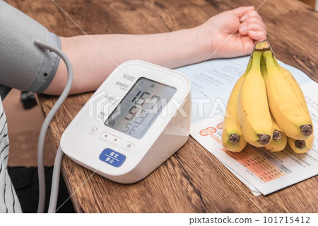 [家庭主婦測血壓偏高] 101715412
