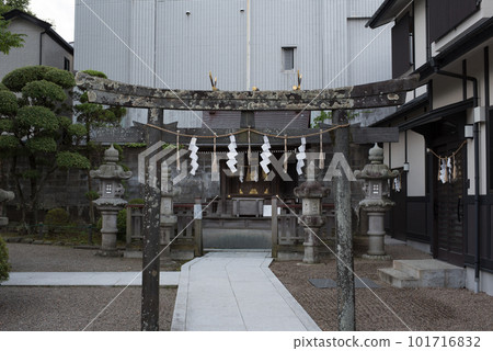 View of Okama Shrine in Shiogama City, Miyagi Prefecture 101716832