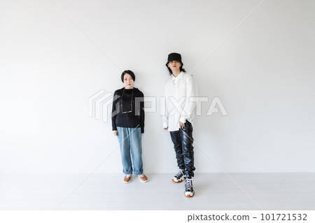 Fashionable fashion men and women Fashionable fashion men and women 101721532