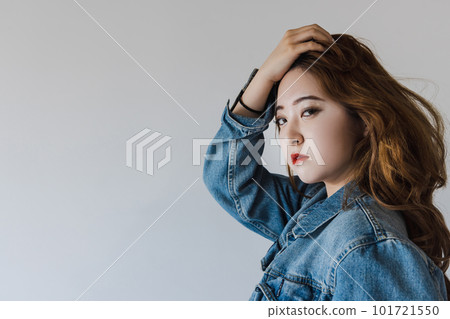 Unique woman Unique woman 101721550