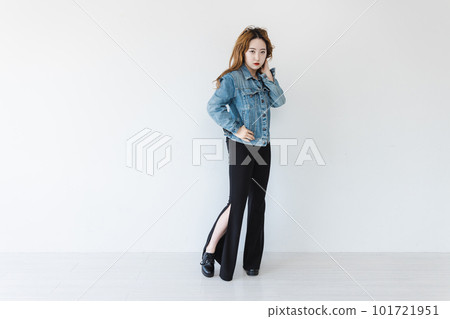 Unique woman 101721951