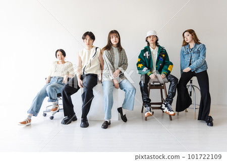 A unique group of men and women from Gen Z 101722109