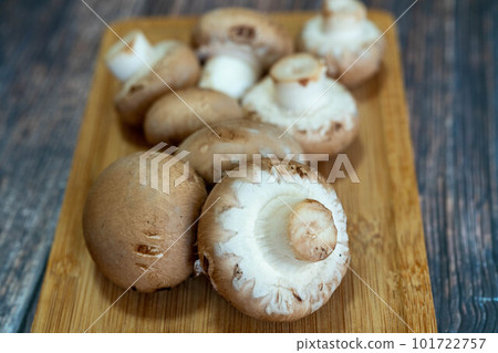 看起來很好吃的蘑菇 看起來很好吃的蘑菇 101722757
