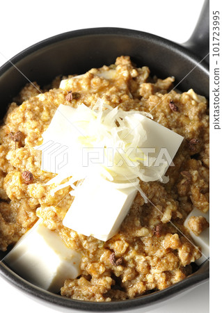 白底豆腐多的麻婆豆腐鳥瞰圖 101723995