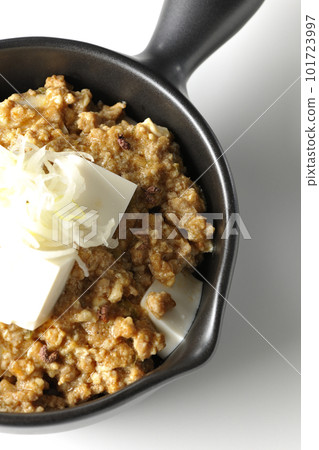 白底豆腐多的麻婆豆腐鳥瞰圖 101723997