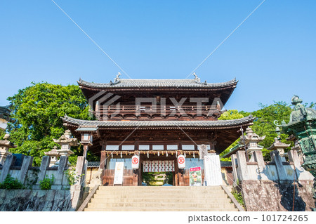 Kotohira Shrine (Konpira-san): Daimon Kotohira Shrine (Konpira-san): Daimon 101724265
