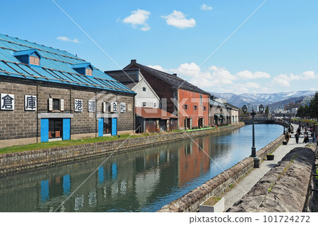 Otaru canal in spring Otaru canal in spring 101724272