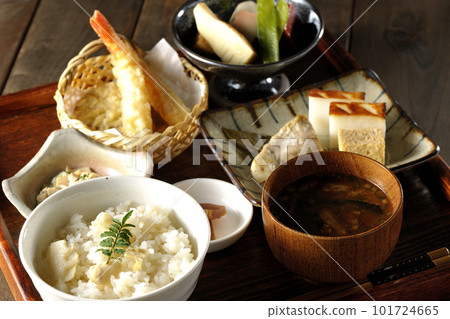 Bamboo shoot rice, simmered dishes, tempura, set meals, Kyoto cuisine, obanzai, seasonal dishes Bamboo shoot rice, simmered dishes, tempura, set meals, Kyoto cuisine, obanzai, seasonal dishes 101724665