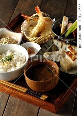Bamboo shoot rice, simmered dishes, tempura, set meals, Kyoto cuisine, obanzai, seasonal dishes 101724677
