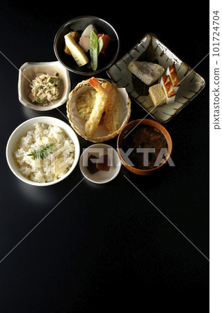Bamboo shoot rice, simmered dishes, tempura, set meals, Kyoto cuisine, obanzai, seasonal dishes 101724704