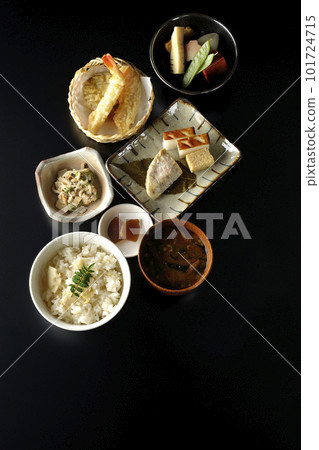 Bamboo shoot rice, simmered dishes, tempura, set meals, Kyoto cuisine, obanzai, seasonal dishes Bamboo shoot rice, simmered dishes, tempura, set meals, Kyoto cuisine, obanzai, seasonal dishes 101724715