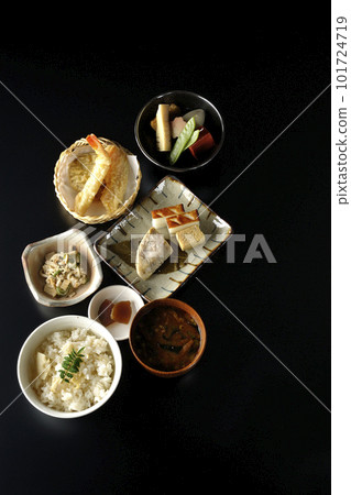 Bamboo shoot rice, simmered dishes, tempura, set meals, Kyoto cuisine, obanzai, seasonal dishes 101724719