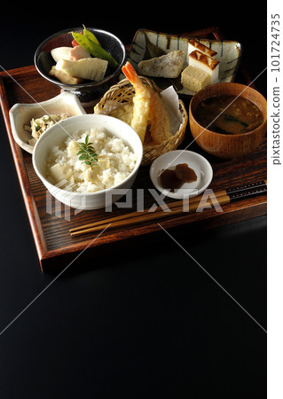 Bamboo shoot rice, simmered dishes, tempura, set meals, Kyoto cuisine, obanzai, seasonal dishes 101724735