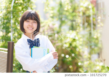 Female junior high school student school uniform school life portrait Female junior high school student school uniform school life portrait 101725270