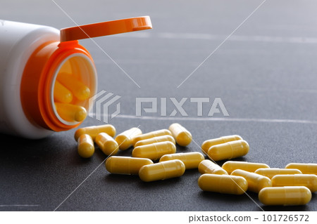 服用膠囊補充劑改善健康 101726572