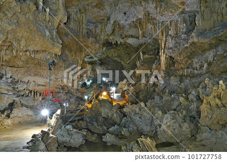 [Ryujin Limestone Cave] Ishigaki City, Okinawa Prefecture 101727758