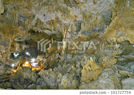 [Ryujin Limestone Cave] Ishigaki City, Okinawa Prefecture 101727759