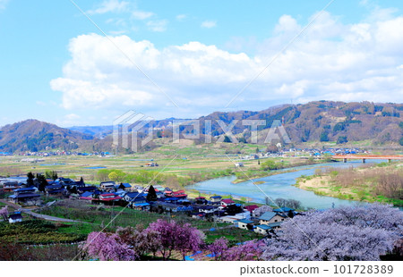 Miharashi Farm Road 花草交織的彩紙 101728389