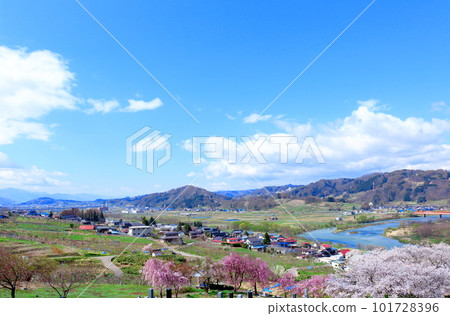 Miharashi Farm Road 花草交織的彩紙 101728396