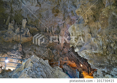 [Ryujin Limestone Cave] Ishigaki City, Okinawa Prefecture 101730415