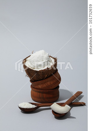 Summer dessert - ice cream, ice cream with coconut 101732659