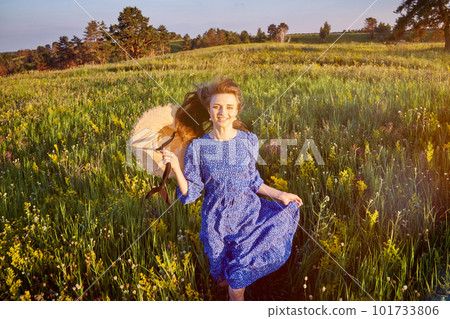 girl in the field 101733806