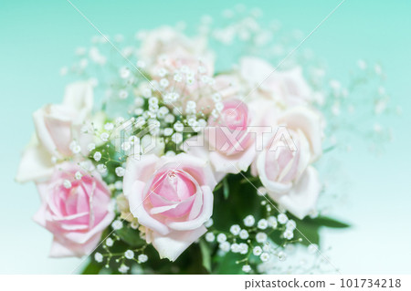 Beautiful pink rose bouquet 101734218