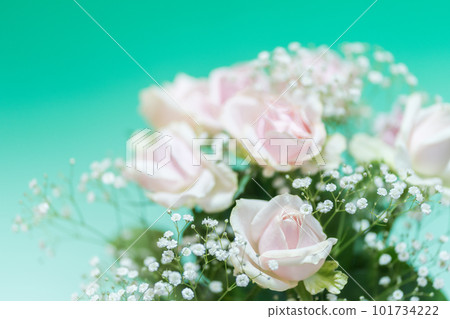 Beautiful pink rose bouquet 101734222