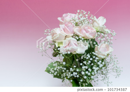 Beautiful pink rose bouquet 101734387