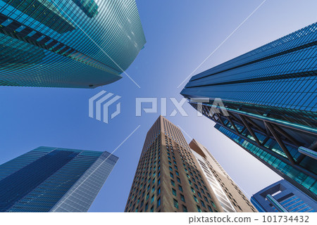 Landscape of the office town looking up at a skyscraper 101734432