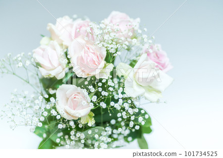 Beautiful pink rose bouquet 101734525