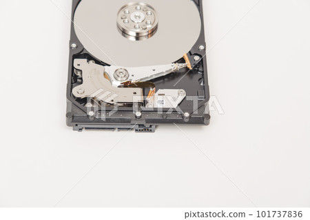 [打開硬盤驅動器內部的蓋子時] 101737836