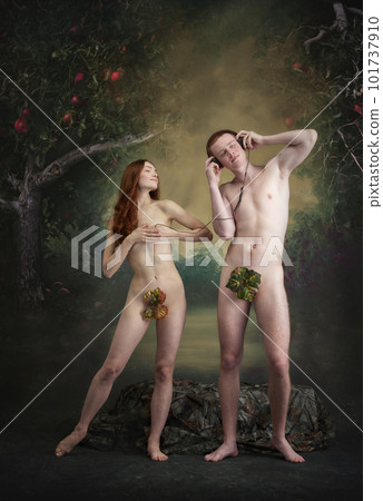 Man and woman, famous characters wearing earphones and listening to music on vintage background. Music, hobby, happiness Man and woman, famous characters wearing earphones and listening to music on vintage background. Music, hobby, happiness 101737910