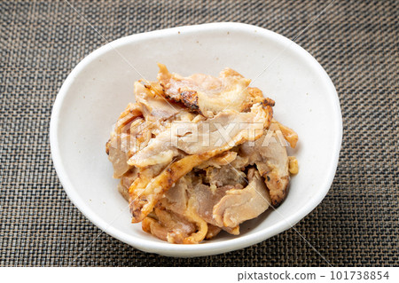 Hinepon (broiled chicken with ponzu sauce). 101738854