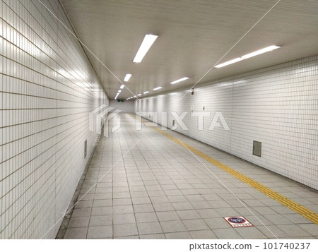 無人地下通道 101740237