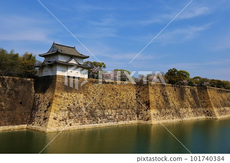 Osaka castle majestic moat 101740384