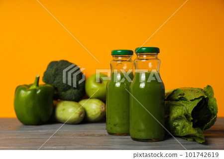 Green detox smoothie, concept of healthy nutrition and healthy lifestyle 101742619