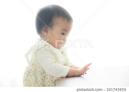 Baby standing up 101743939