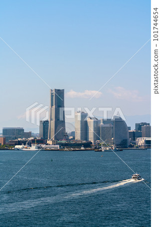 [Kanagawa Prefecture] Mt. Fuji and Yokohama Minatomirai 101744654
