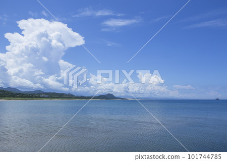 夏天的日本海和大雷雨 101744785
