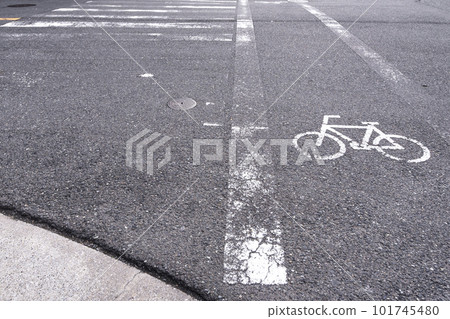 Traffic paint, worn crosswalk, road marking, image material, white line 101745480