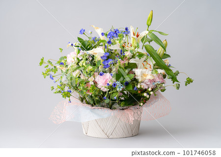 gift flowers gift flowers 101746058