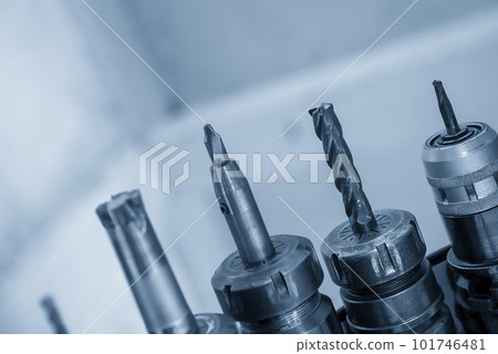 The flat end mill tool in the tool magazine of machining center. The flat end mill tool in the tool magazine of machining center. 101746481