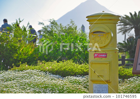 [Nishi-Oyama Station] A yellow mailbox that brings happiness (close-up) 101746595