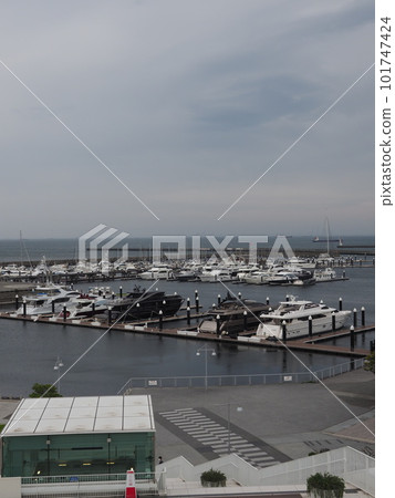 Yokohama Port Scenery Sunny Sky Osanbashi Marina 101747424