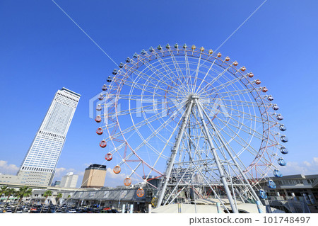 Izumisano City, Osaka Prefecture Rinku Pleasure Town Seacle Ferris wheel shining in the blue sky Izumisano City, Osaka Prefecture Rinku Pleasure Town Seacle Ferris wheel shining in the blue sky 101748497